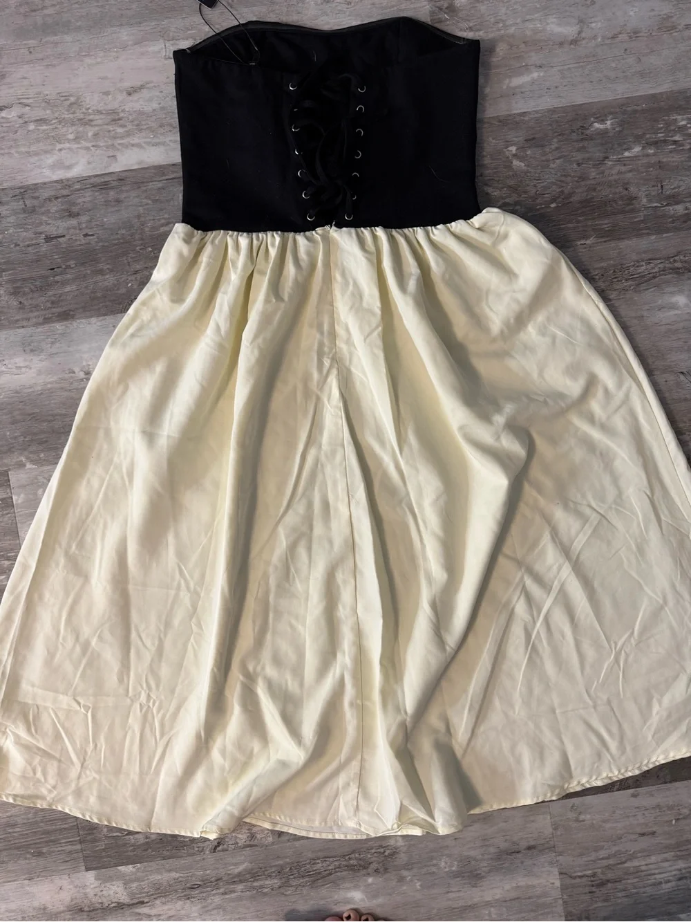 Cream Midi dress - Classic Gathered Waist - Picture 4 of 4